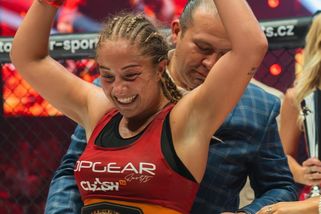 Během hromadné rvačky na Clashi schytali rány i nevinní lidé: Někdo mě vypnul židlí, šokuje známá influencerka - Super.cz