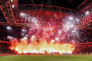 Český brankář byl svědkem ohnivého pekla. Zápas se nedohrál, pak přišla ostrá reakce klubu - Sport.cz