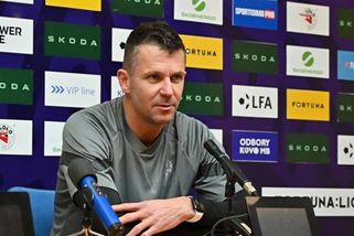 Pražská Dukla je údajně bez trenéra, problém ale nebyl v Holoubkovi