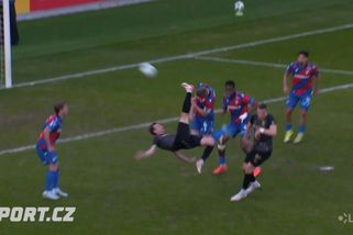 Fantastický Darida. Jeho akrobatické zakončení ocenil i soupeř - Sport.cz