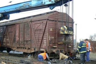 Neřízený nákladní vagon se řítil po kolejích u Mariánských Lázní. Urazil dvanáct kilometrů - Novinky