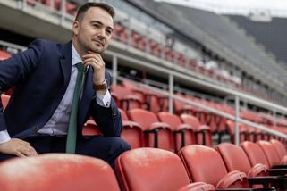 Byznys, vliv a sport. Čech ve službách americké miliardářky chce dobýt Evropu