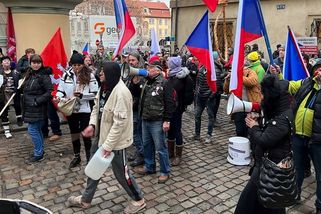 Právníci rvou na kusy vládní novelu pandemického zákona - Novinky