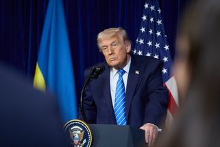 Šok pro Trumpa: Po útoku Ukrajinců Rusko přehodnotí mírová jednání, řekl mu Putin v telefonátu