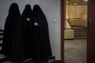 Tálibán dál omezuje práva žen. Nový zákon povoluje mužům bít manželky a děti