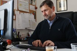 prahain.cz/celebrity/hrusinsky-je-to-prast-jako-uhod-jestli-kulturu-vede-komunista-zaoralek-nebo-estebak-klempir-26695.html