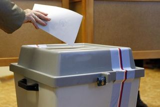 ANO v průzkumech dál klesá, ale zůstává v čele - Novinky