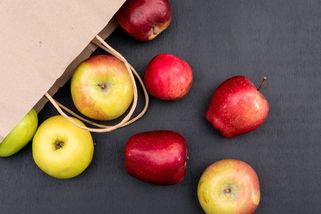 Zahradní ovoce jako past. To, co se skrývalo v darovaných jablkách, jsem nečekala - Médium.cz