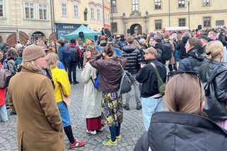 Studenti v Praze protestují proti škrtům v rozpočtu ministerstva kultury - Novinky