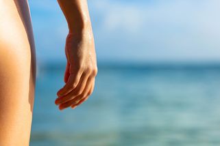 Masochismus nahatého plavání dělá z lidí přátele, tvrdí věda