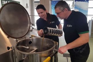 Vyznavači chmelového moku už mají Velikonoce za dveřmi. V Brně už vaří zelené - Novinky