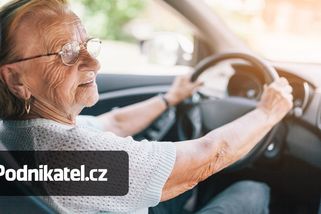 Senioři řidiči už u sebe nebudou muset mít lékařské potvrzení - Podnikatel.cz