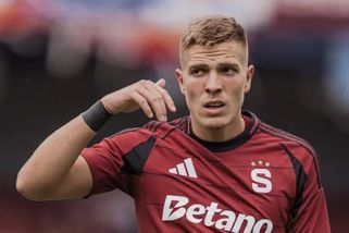 SportWin » Fotbal » Měl být vyloučen. Klíčový moment derby, který sudí přehlédl a rozzuřil Slavii