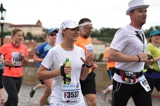 Prahou v sobotu proběhne 17 tisíc běžců, dopravu čeká řada omezení - Novinky