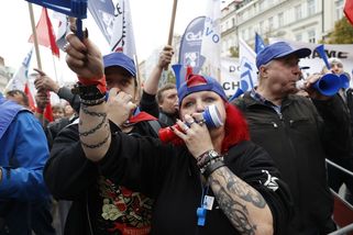 Na lidi kašlou, vyvlastnit oligarchy. Václavák má pro vládu další vzkazy - Seznam Zprávy