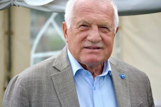 Svěrák jako symbol komunismu. Klaus asi jen závidí