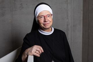 „Facebook už ze mě udělal digitálního tvůrce,“ baví se řádová sestra Angelika - Seznam Zprávy