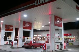 Proč obchodníci pohonné hmoty zdražují rychle, ale zlevňují pomalu? - Měšec.cz