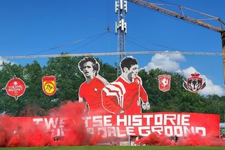 Velké drama. Na fanoušky v Nizozemsku spadla kovová konstrukce - Sport.cz