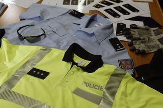 Vnitro pořídilo výstroj za miliardy, bundokošile bude vydávat ještě 50 let - Novinky