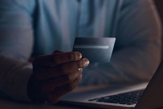 Nikdy neinvestoval, přesto se těšil na úroky z investic. Muž naletěl podfukářům - Novinky