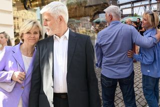 Manželé Pavlovi na festivalu Colours of Ostrava. Eva zazářila i v ležérním outfitu, prezident byl na roztrhání – eXtra.cz