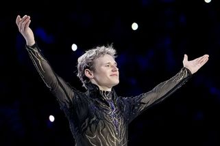 Salto a pět čtverných skoků, zlatý Malinin si podmanil Prahu | Livesport.cz