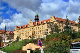 Neznámá místa Prahy: Ve starých Vršovicích najdeme magická místa i ulice s geniem loci - Médium.cz