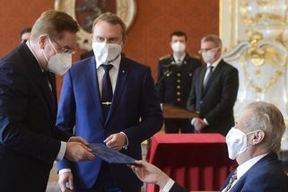 Kdo blokuje Sputnik, je zodpovědný za mrtvé, řekl Zeman Arenbergerovi při jmenování - Novinky