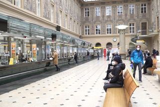 Česká pošta se rozdělí na dva podniky - Novinky