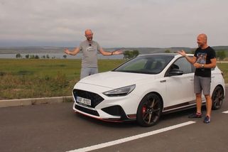 Škola řízení: Zapomenuté umění meziplynu! Jak na něj a kdy a proč ho při řízení (ne)dávat - Garáž.cz