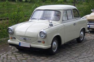 Příběh legendárního trabantu: Jak vzniklo auto 20. století, které ve 21. století projelo celý svět? - Expres FM