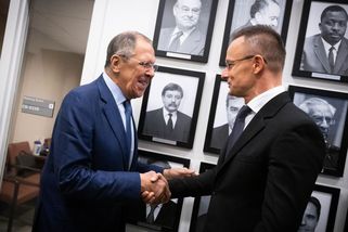 Lavrov opět zářil. V New Yorku s ním jednal maďarský ministr - Novinky