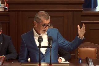 „Kam se hrabe Jakeš.“ Babišův svérázný projev ve Sněmovně baví internet - Novinky