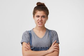 Eva (42): Ubytovala jsem kamarádku, která byla v nouzi. Odvděčila se mi tím, že sváděla mého muže