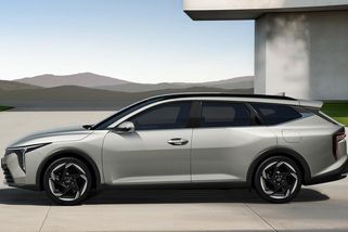 Klidné spaní Octavie končí. Kia přiváží ještě větší kombi za nečekaně málo peněz