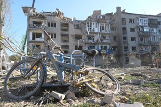 Hrůzný svistot Kinžálů, zlověstné vrčení dronů, vý...