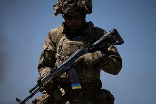 Zprávy z bojiště: Ukrajinci mají problém, na který nepomáhá ani ruský chaos - Seznam Zprávy