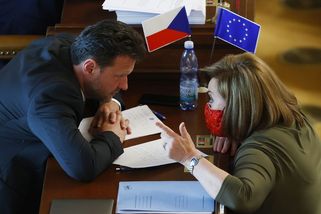 Vondráček se už do vedení ANO nehrne, Schillerová to zváží - Novinky