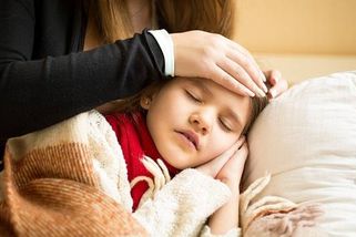 Střídat při horečce paracetamol a ibruprofen? Nedoporučuji to, varuje pediatr