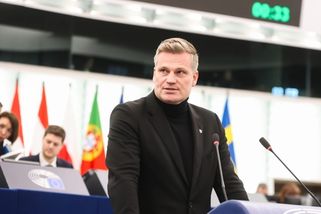 Filip Turek odmítá, že by hajloval a lhal. Moderátor a ČT ať očekávají trestní oznámení, uvedl