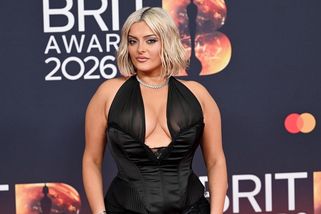 Bože, smiluj se! Bebe Rexha vystavila vnady v bikinách s mušličkami