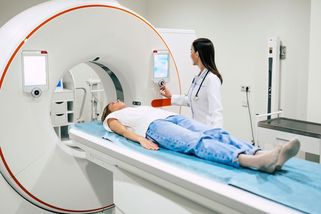 Jdete na vyšetření PET/CT? Jak dlouho to trvá a co všechno dokáže odhalit