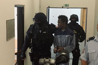 EXKLUZIVNĚ: Afričan odsouzený za znásilnění u Lukavce je na svobodě. Prý už není nebezpečný