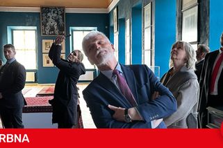 Prezidenta Petra Pavla provedli po svém zámku v Týnci jeho majitelé. Obří barokní skvost opravovali přes 25 let