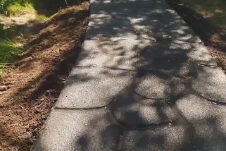 Betonová cestička, která nádherně doplní design vaší pohádkové zahrady | Tipy za hubičku