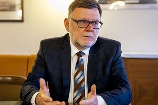 Ministr Stanjura propadl na celé čáře