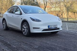 Jestli nějaký elektromobil, tak jedině Tesla aneb týden s ojetou Teslou Model Y