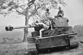 koktejl | Hádanka pro znalce: Tank, který nedává smysl. Pozná někdo záhadný stroj z Beskyd?