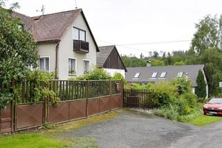 Statisíce Čechů čekají povinné rekonstrukce domu. Netýká se to i vás? EU vám nařídí, jaké máte mít okna nebo čím můžete topit